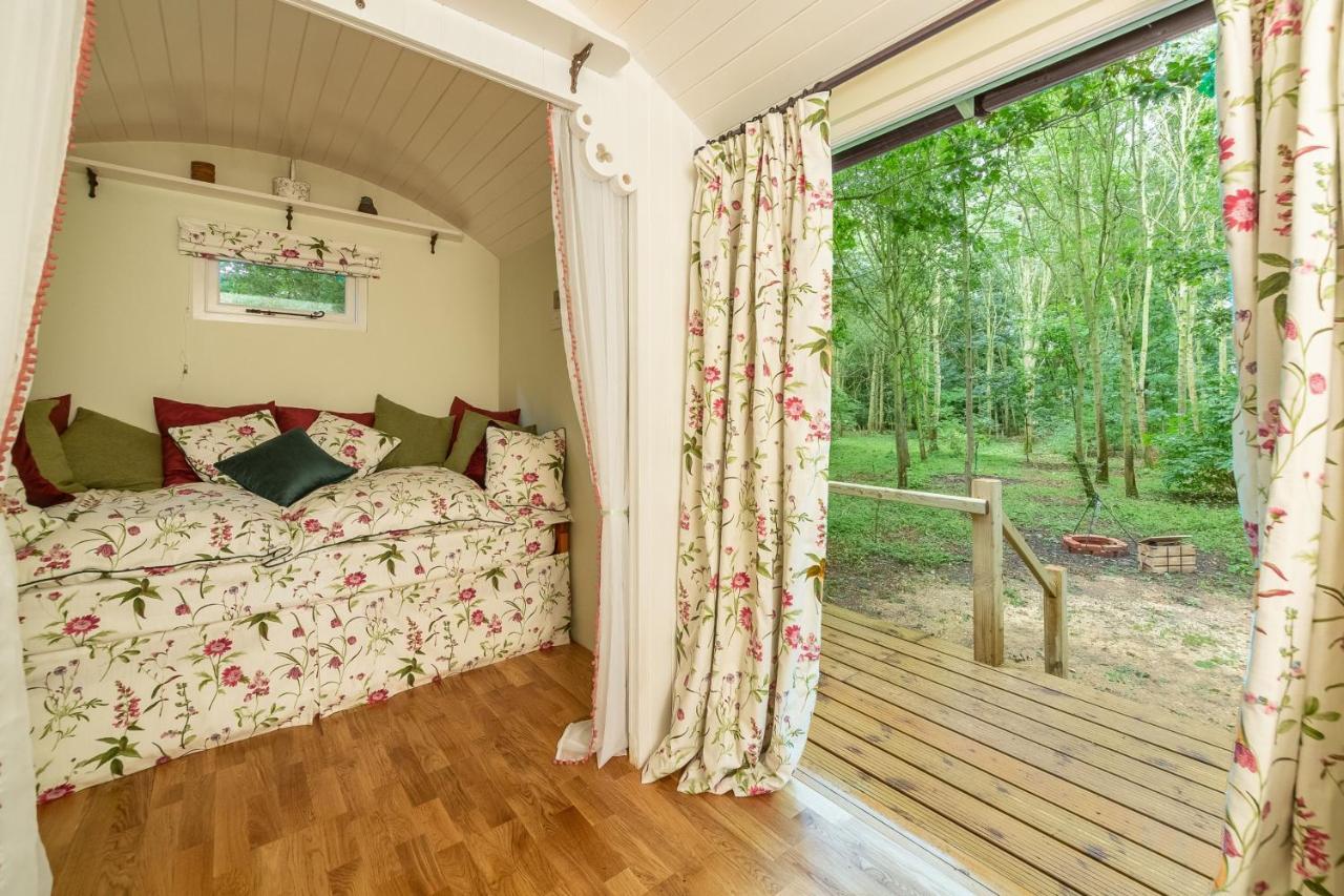 Villa Woodland Retreat Shepherds Hut Brundish Exterior foto